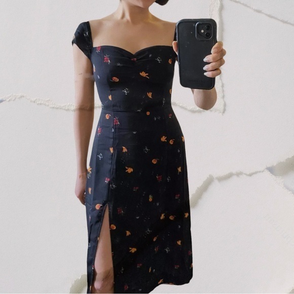 Dresses & Skirts - Elegant Black Floral Dress